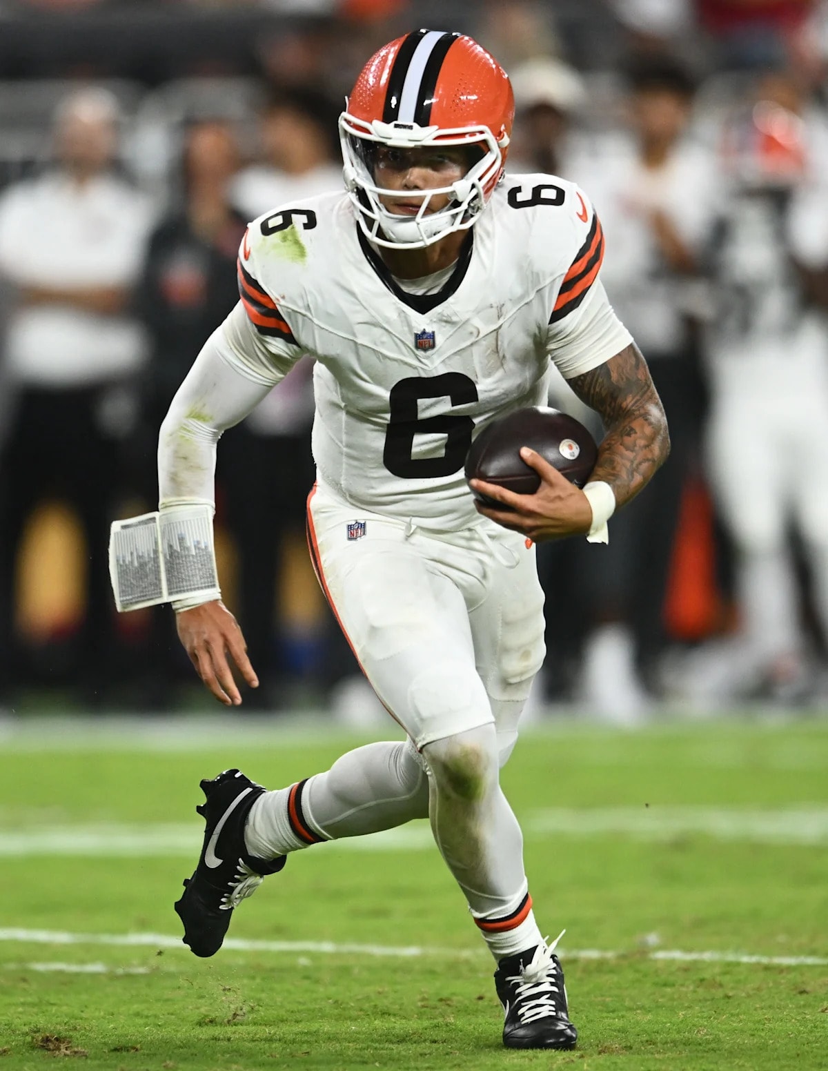 Dillon Gabriel placed on IR with back injury, forcing Browns to adjust their quarterback rotation