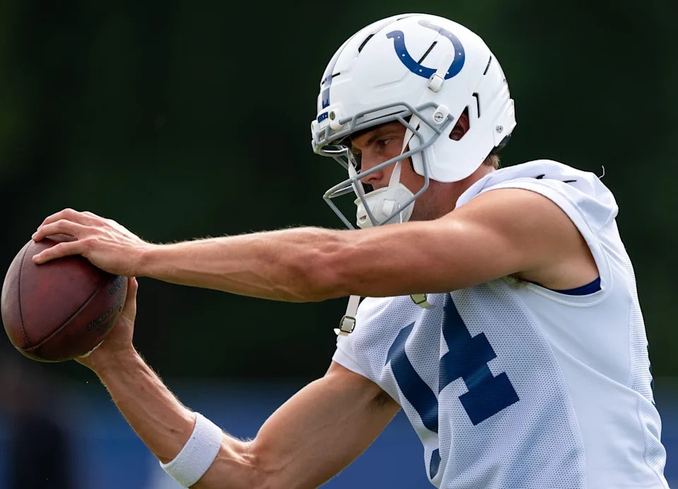 Colts’ Day 11 quick hits: soggy weather, sharper defensive work indoors