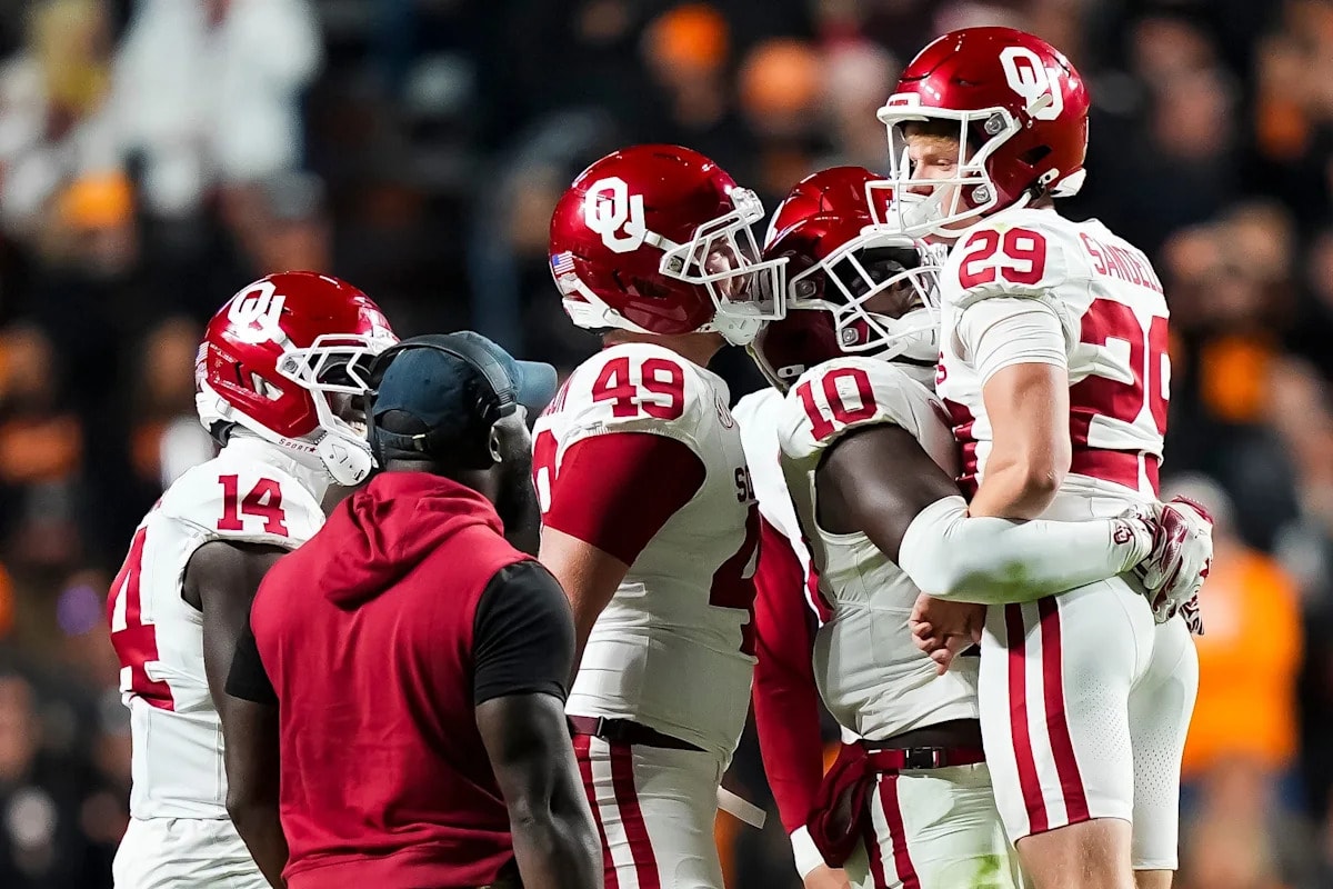 Two Oklahoma Sooners earn first-team preseason honors from CBS Sports All-American list