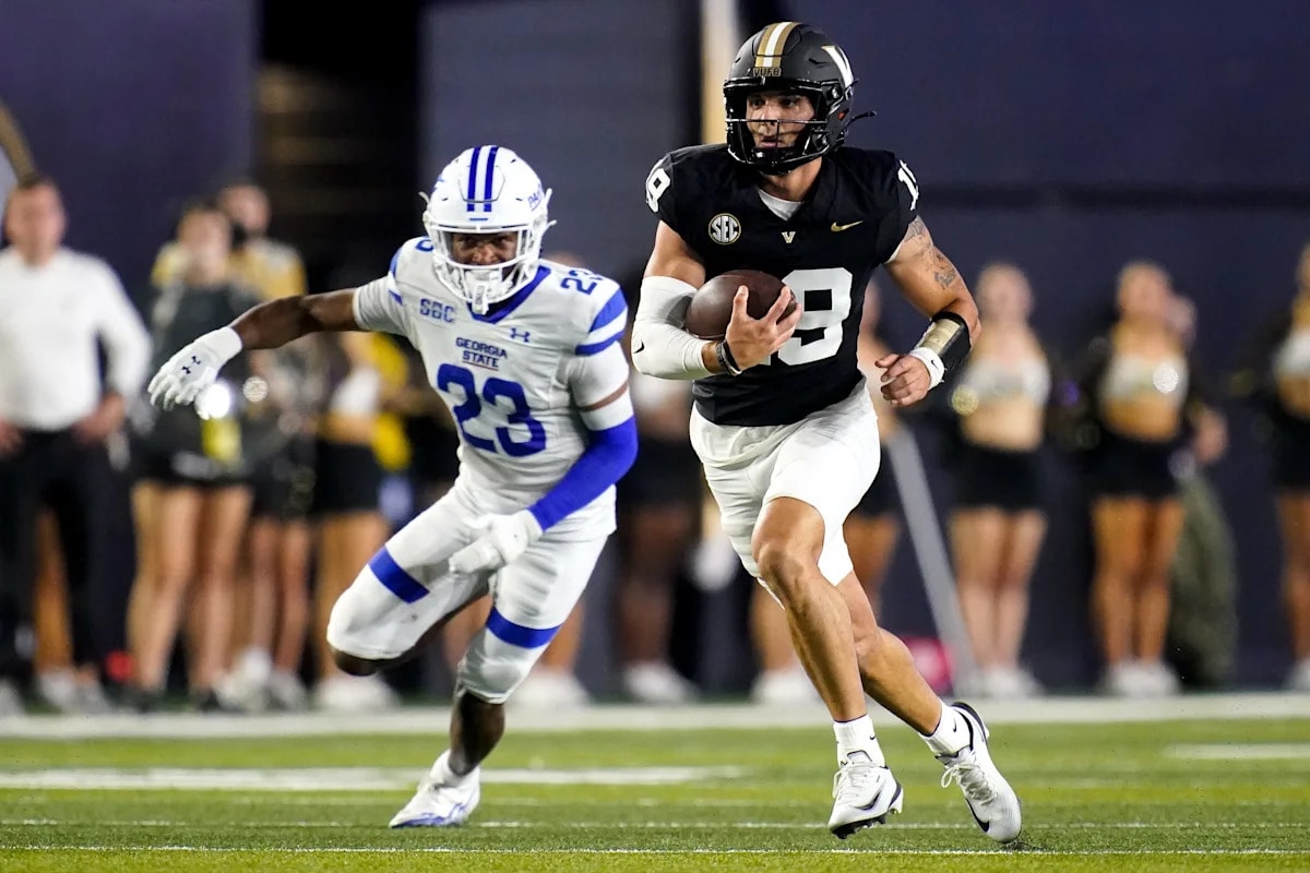Vanderbilt names Blaze Berlowitz its starting quarterback, beating five-star rookie Jared Curtis