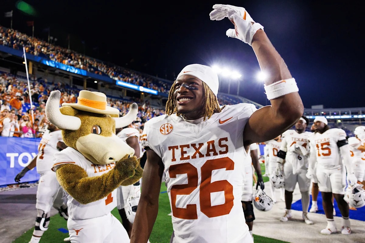 Texas linebacker Ty'Anthony Smith dismissed for “conduct detrimental to the team,” Steve Sarkisian says