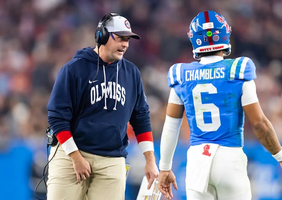 College Football Playoff projections have Oregon and Notre Dame on top with 12-team field taking shape