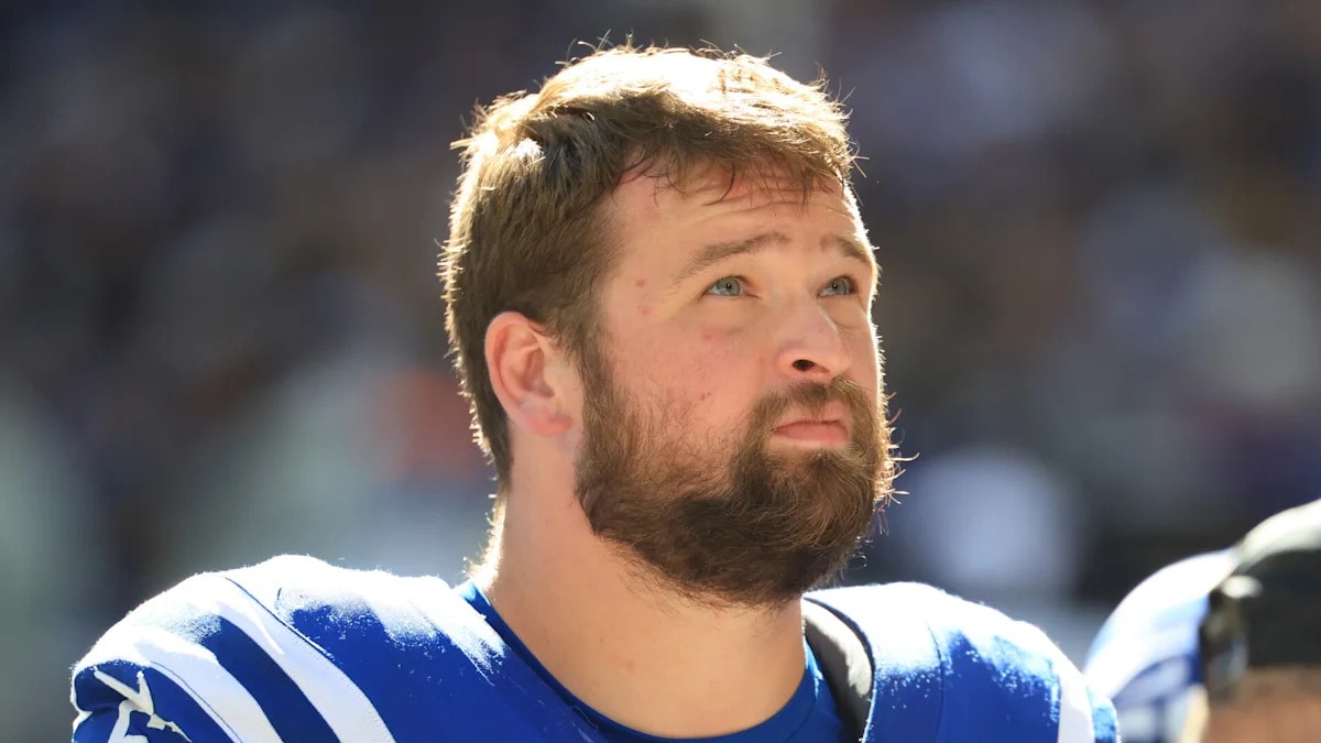 Ravens place C Danny Pinter on injured reserve, add LB Michael Barrett