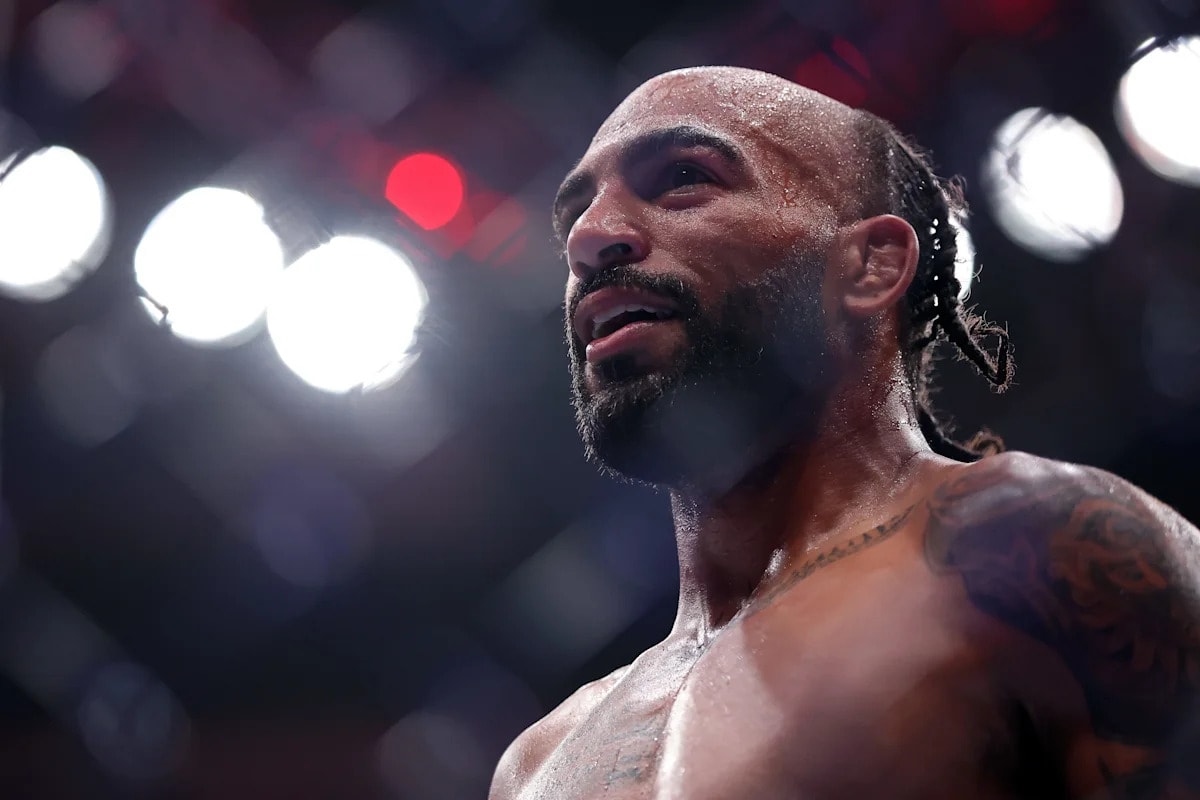 Charles Johnson earns extra $100,000 for a rare Scottish twister submission at UFC 330 in Philadelphia