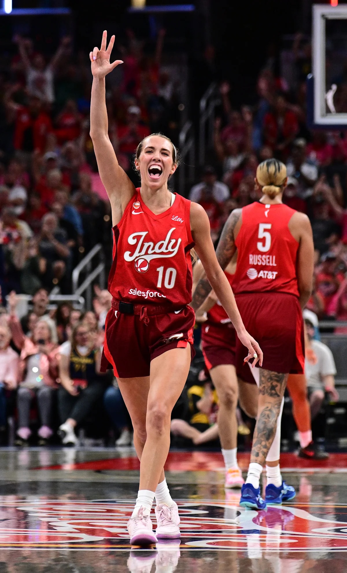 Clark and Mitchell each score 34 as Fever roll past Sun, 111-91