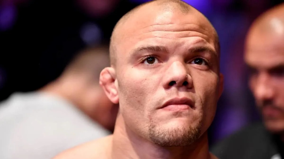 Anthony Smith breaks silence after July arrest and felony charges