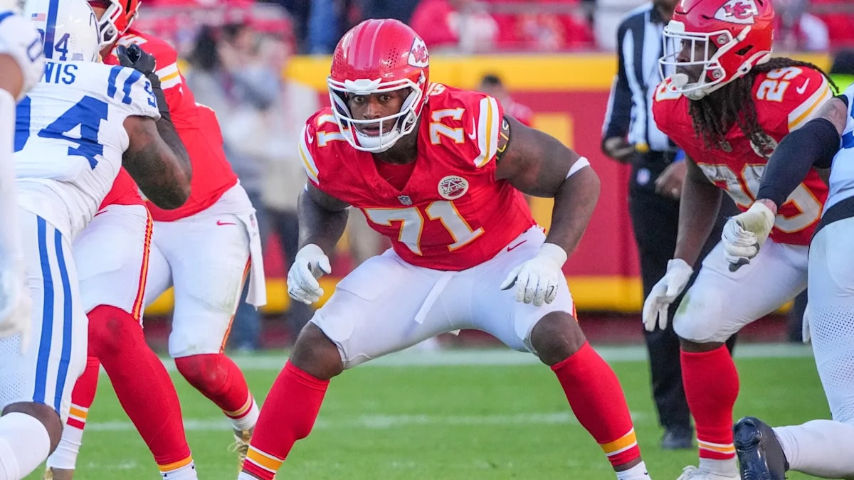 Chiefs left tackle Josh Simmons remains sidelined with back injury as evaluation continues