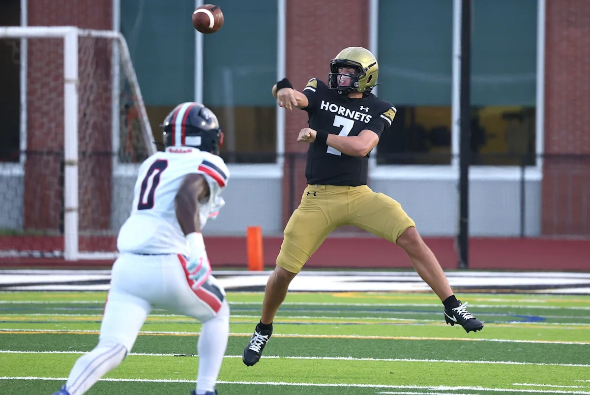 Bishop Moore’s QB battle turns in win over Lake Brantley, Football rewind also includes Edgewater game halted after injury