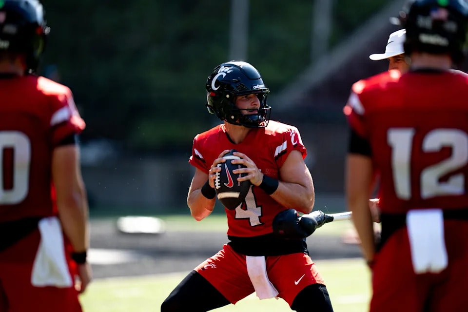 Cincinnati Bearcats sort out late-camp questions after second preseason scrimmage Aug. 21