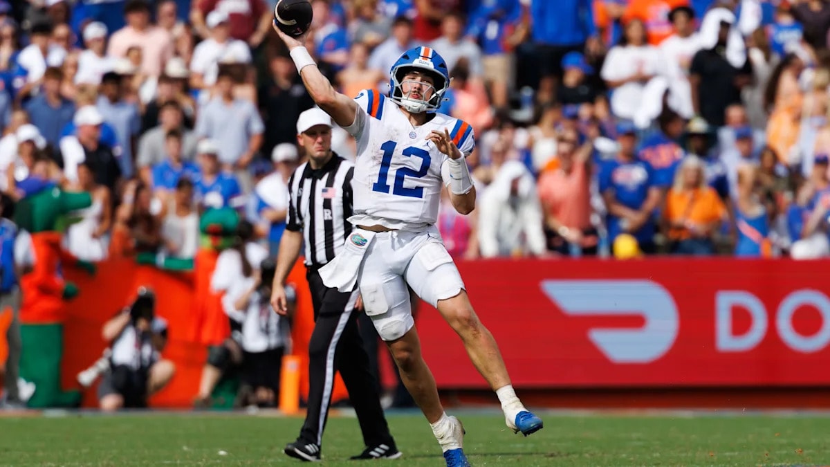 Florida slips out of USA TODAY Sports’ Top 25 after South Carolina blowout