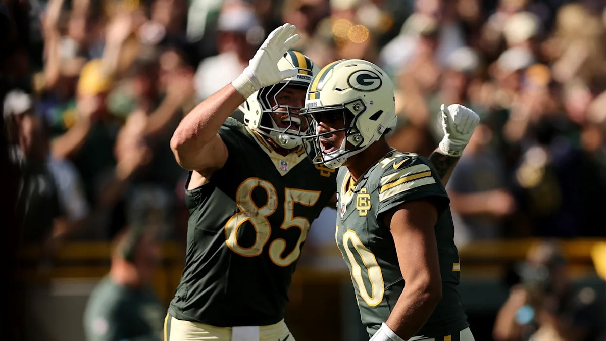 Jordan Love rallies Green Bay’s passing attack for 367 yards in 31-7 win over the Bears