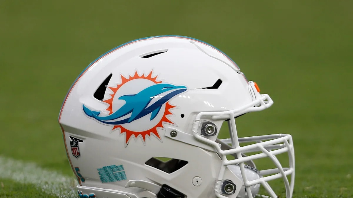 Dolphins add defensive end Seth Coleman-Lyles to 90-man roster, waive Mason Reiger with injury designation
