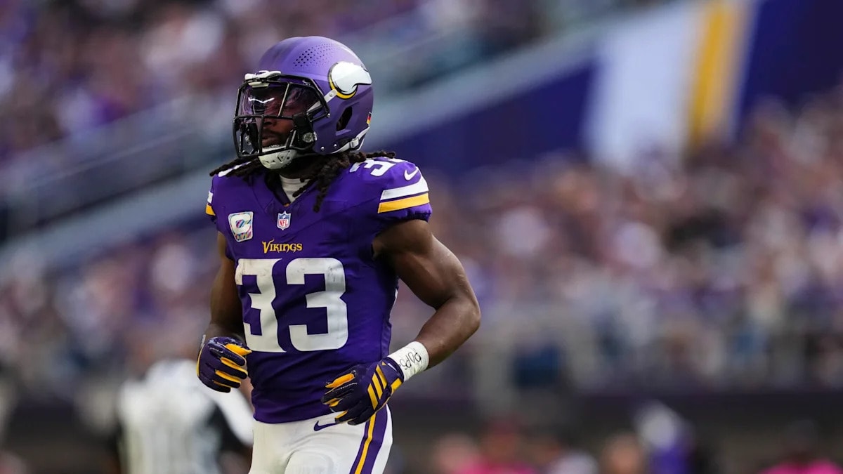 Aaron Jones listed as questionable with knee injury as Vikings also lose T.J. Hockenson for next game