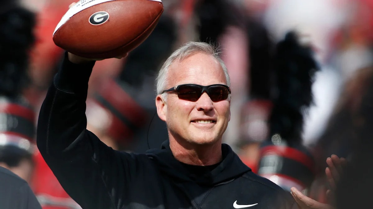 Mark Richt, back in Georgia colors, delivers lighthearted Alabama and Auburn ribs for Kirby Smart’s homecoming