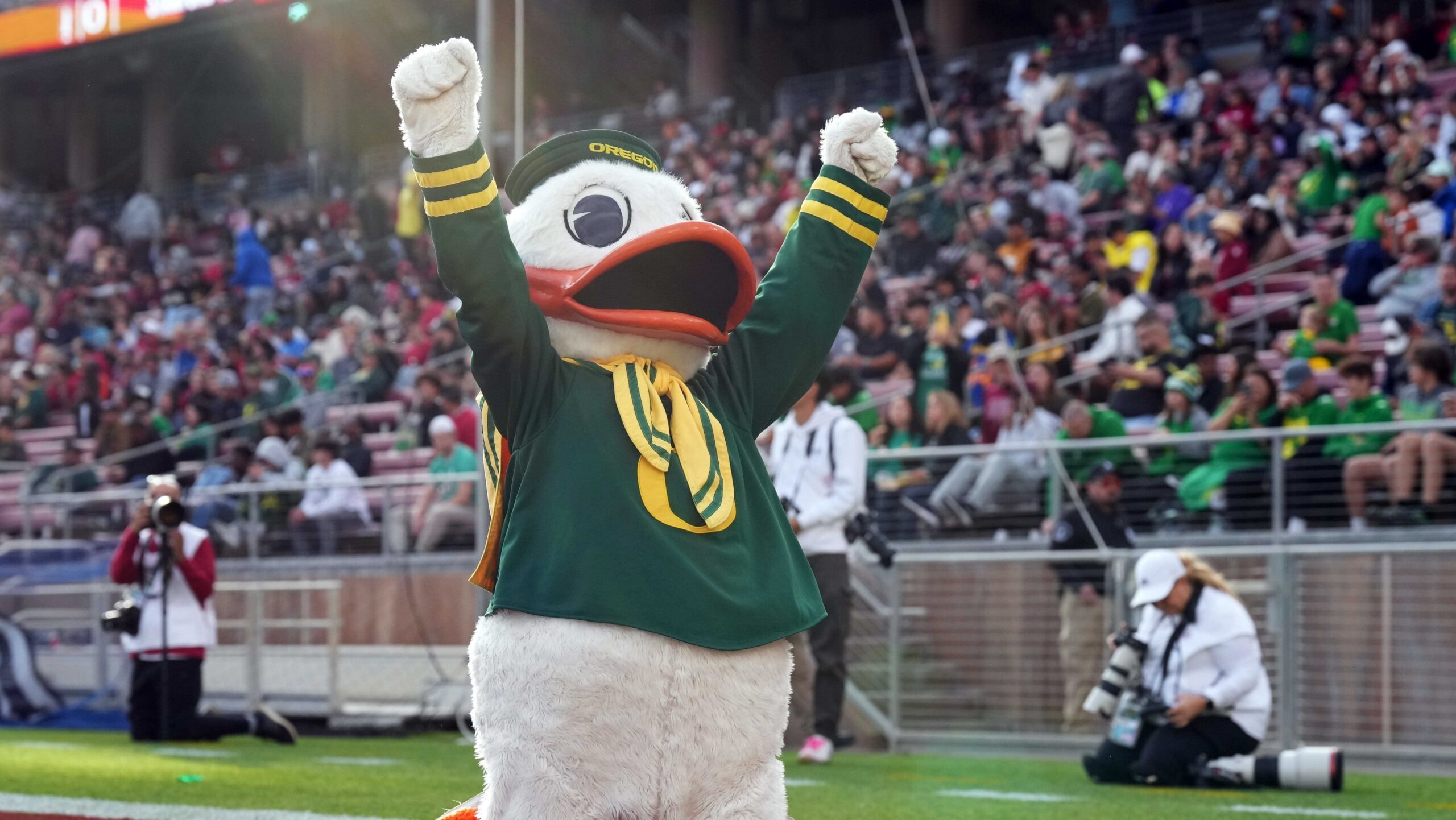 Oregon lands 4-star Ohio athlete over Big Ten and SEC programs in headliner recruiting move