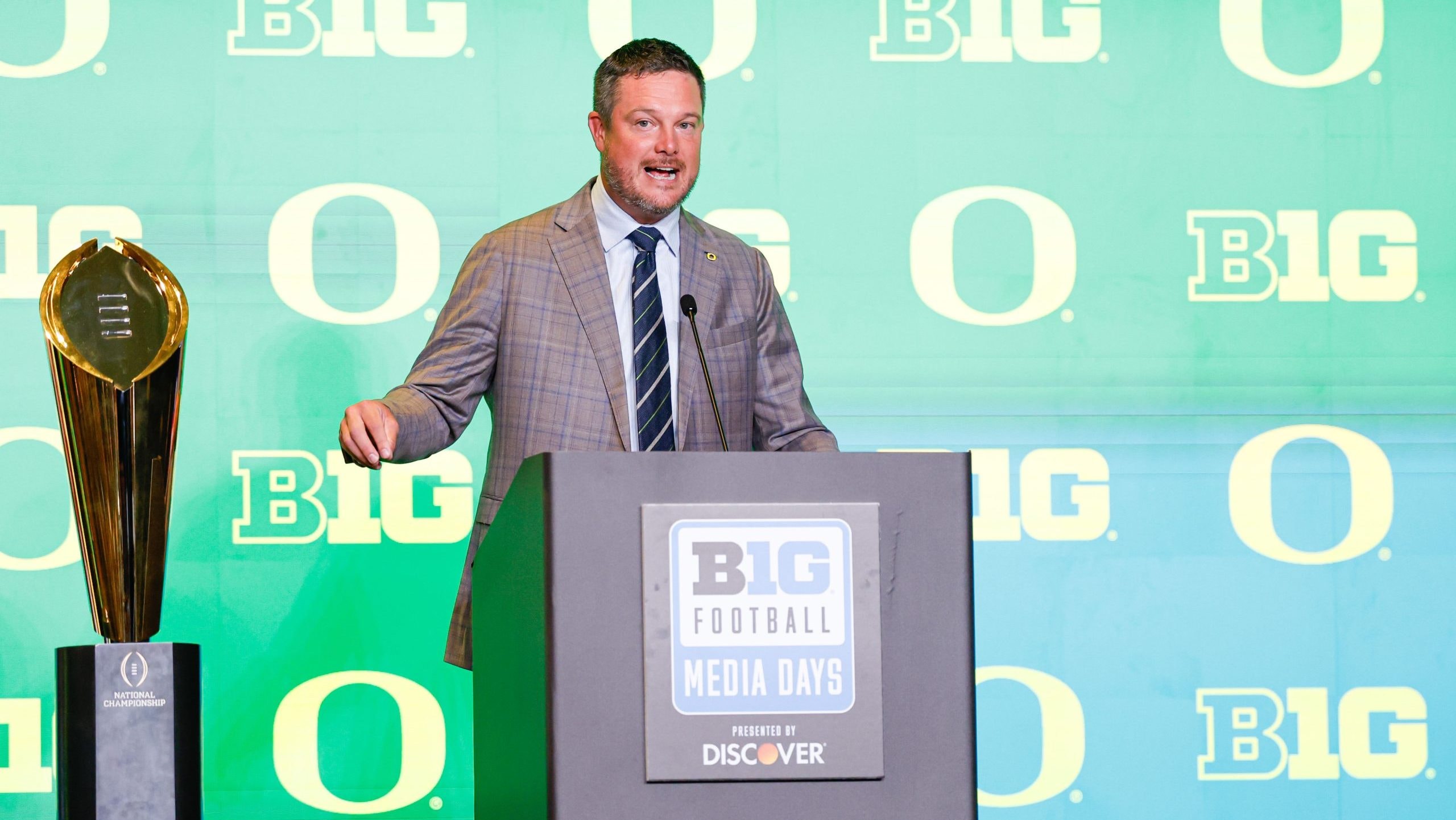 Dan Lanning fields questions in Big Ten Media Days podium appearance, outlining Oregon’s priorities entering conference play