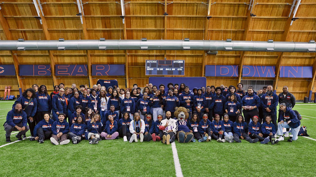Bears welcome Dream Summit Experience to Halas Hall in partnership with Common’s “Free to Dream”