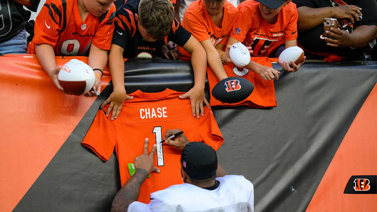 Five observations from Bengals Day 8: practice moved indoors after storms, DJ Turner II’s coverage stands out