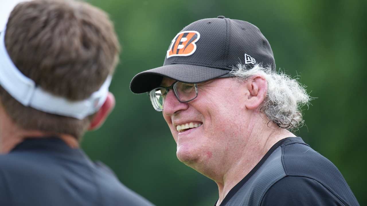 Tim Krumrie Returns to Bengals Practice, Advises Rookie Landon Robinson on the Art of Playing the Line