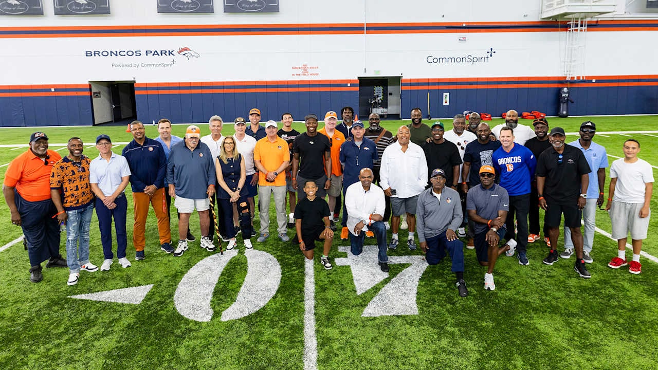 Broncos alumni look back on 36 years of football memories inside Broncos Park Powered by CommonSpirit