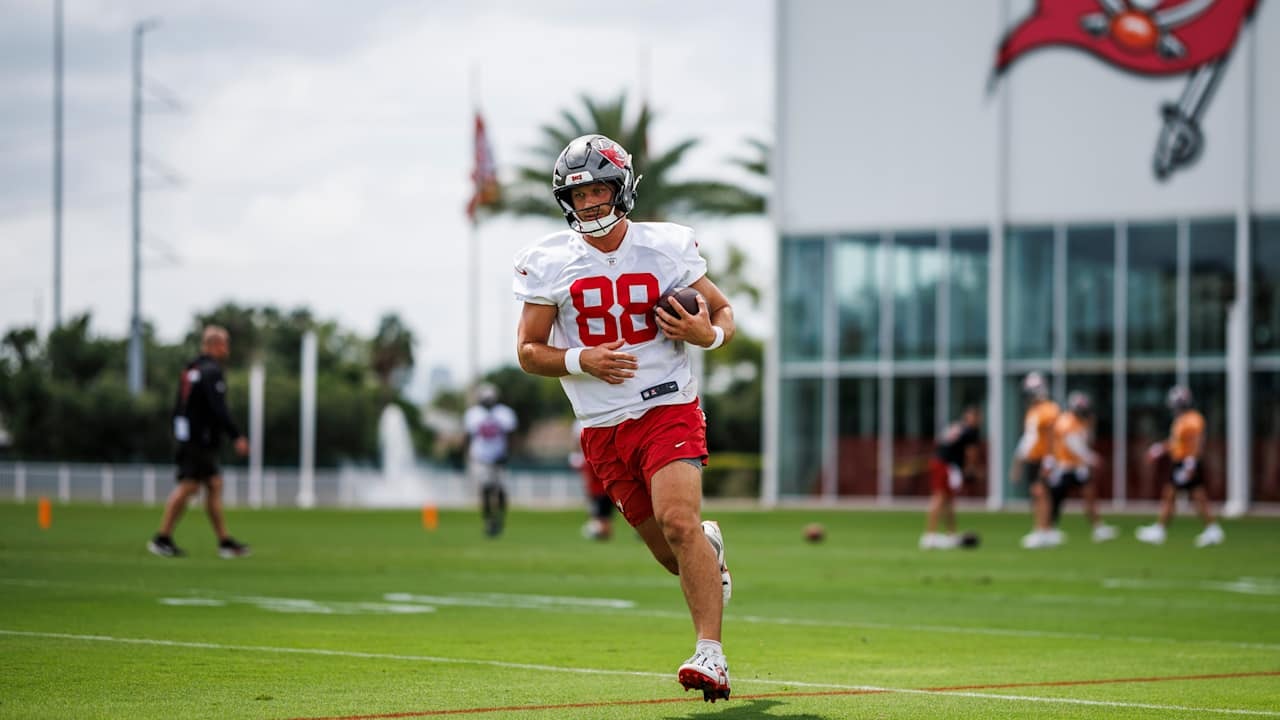 Buccaneers Training Camp Focus Turns to Numbers 80-89, With Cade Otton a Central Piece of the TE Mix