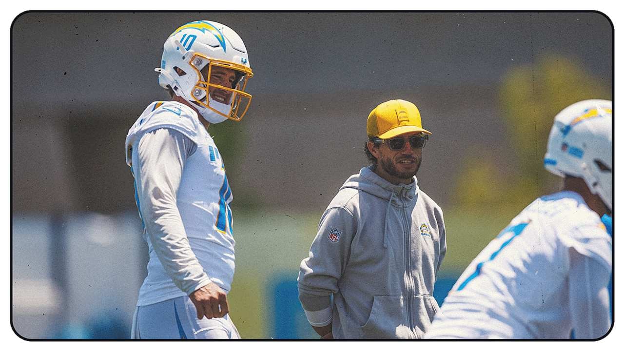 Chargers OC Mike McDaniel puts Justin Herbert’s footwork at the center of offseason focus