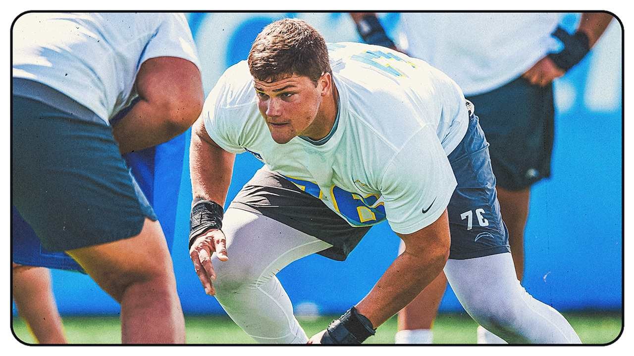 Chargers’ Mike McDaniel era takes shape on the practice field, with the offensive line learning to run first