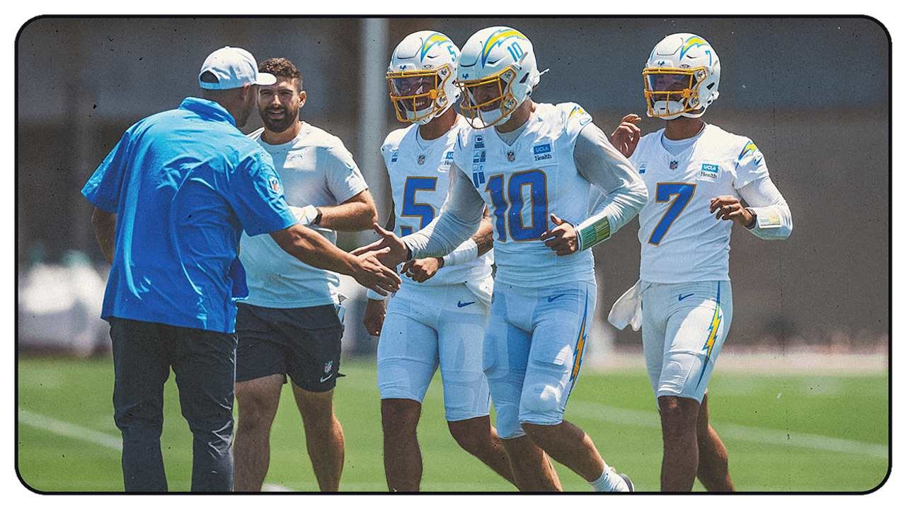 Chargers QB Justin Herbert aims for quicker throws as Mike McDaniel’s offense takes over in 2026 camp