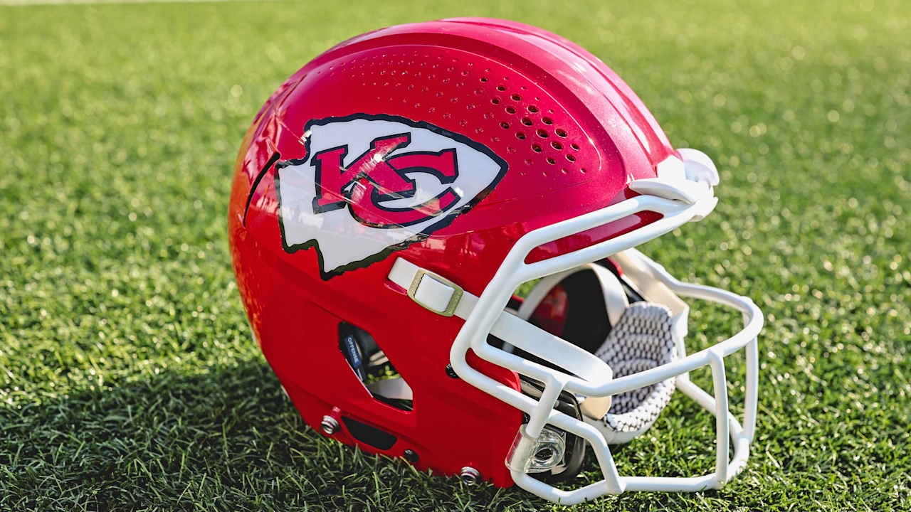 Chiefs publican su plantilla inicial de 53 jugadores, con cambios aún posibles por waivers