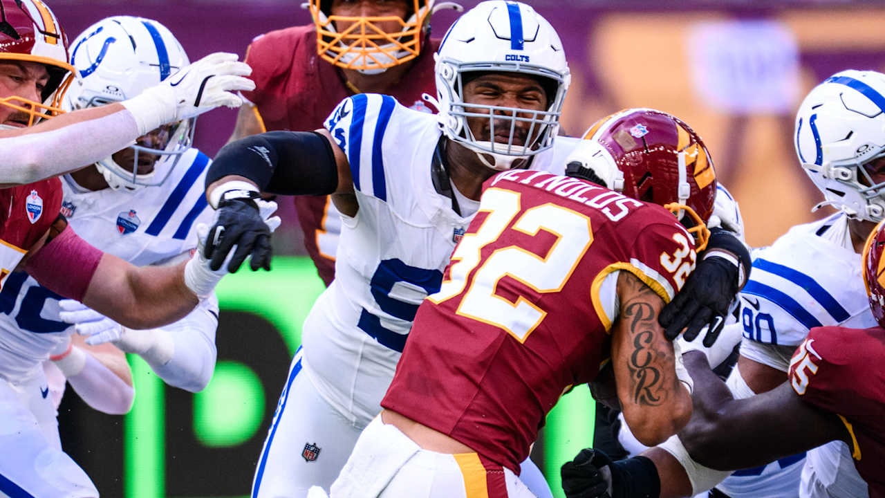 Colts defensive communication turns a fourth-and-one near-disaster into a momentum swing