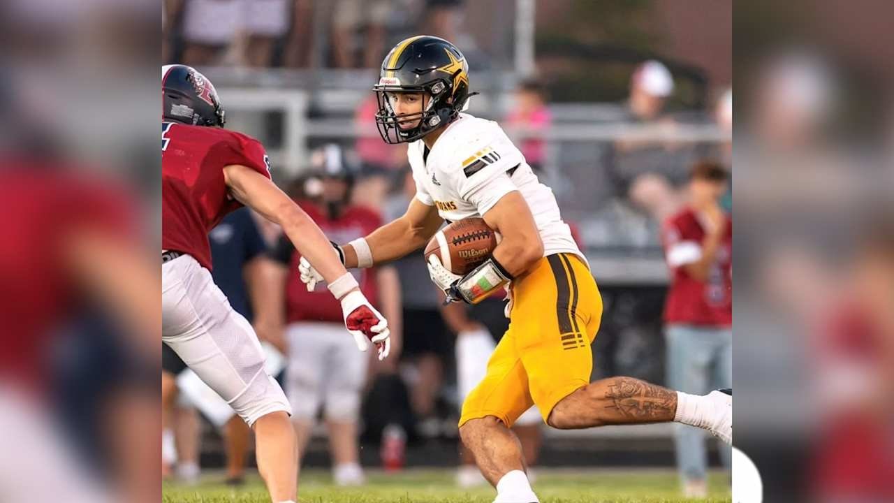 South Adams’ Wes Summersett shows up on both sides of the ball in Starfires’ 42-28 win