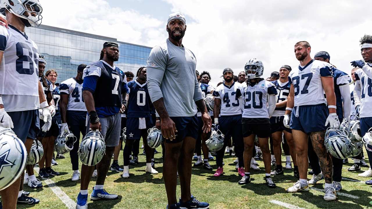 Tyron Smith stays in Dallas’ orbit, working with the Cowboys’ offensive line this offseason