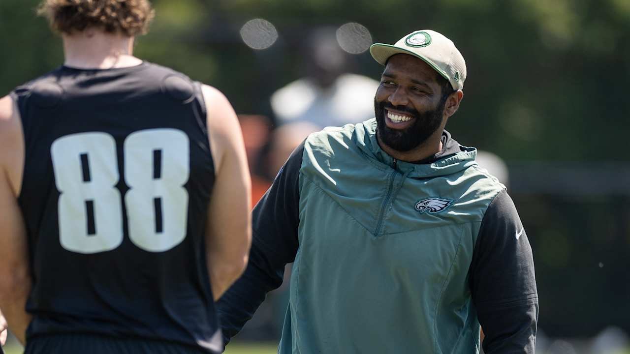 Eagles coach Michael Clay looks for long-snapping stability as punter job settles in