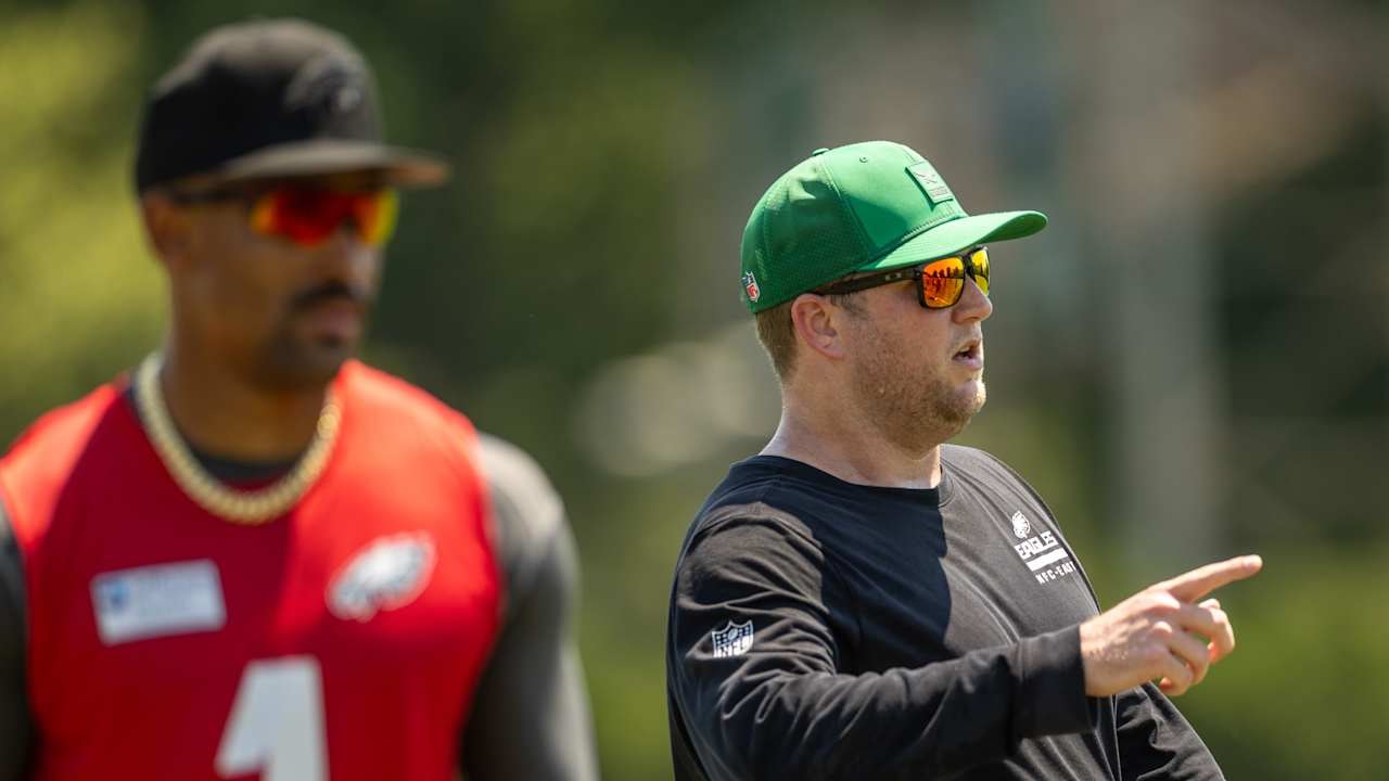 Parks Frazier sets the tone in the Eagles quarterback room as Jalen Hurts learns a new offense