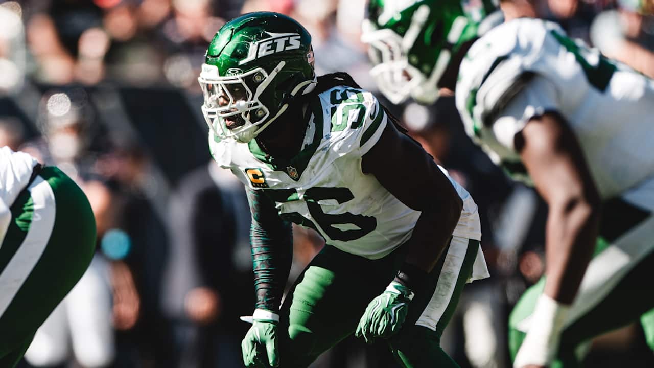 Demario Davis continues to run the Jets’ defense with experience, communication and disruption