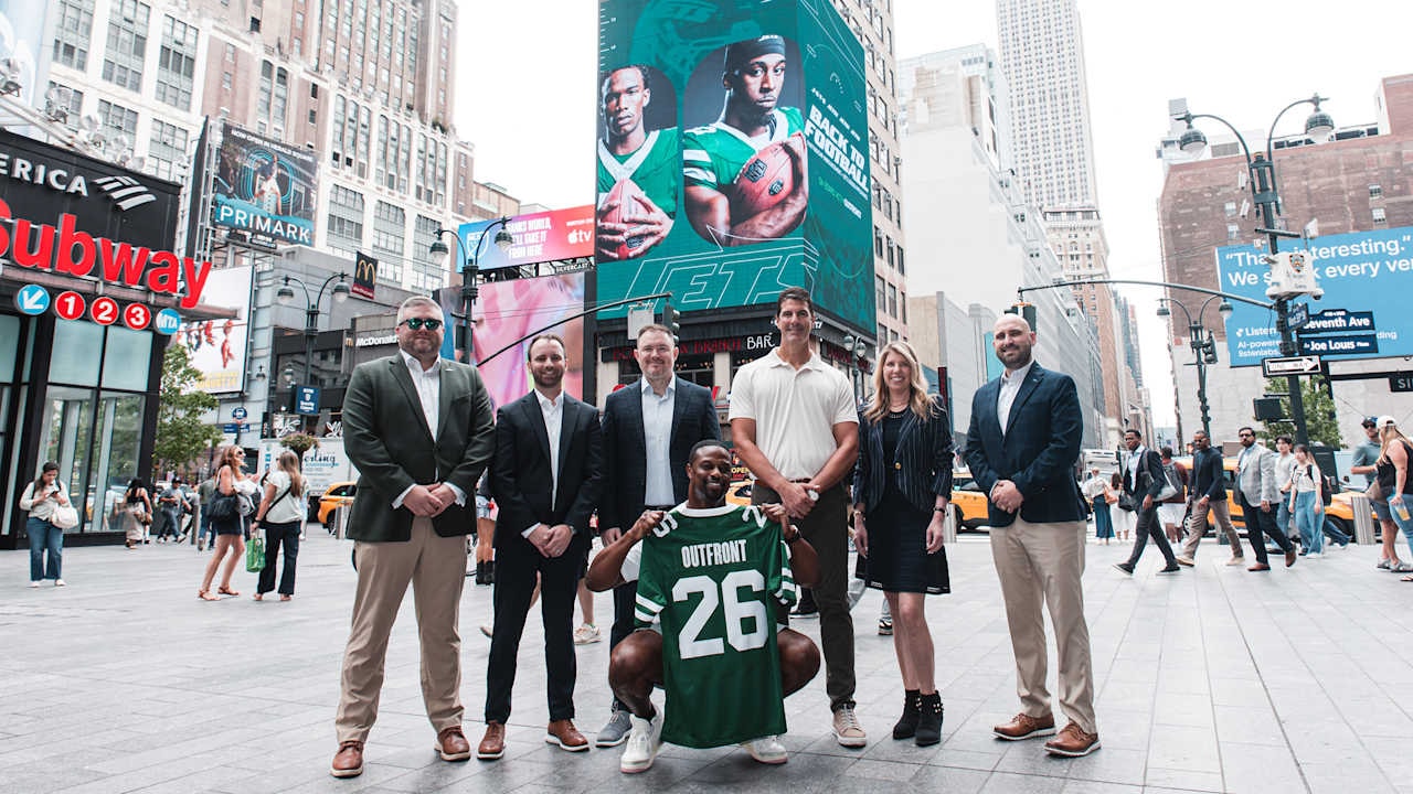 OUTFRONT and the New York Jets announce exclusive, multi-year partnership aimed at expanding the in-person fan experience