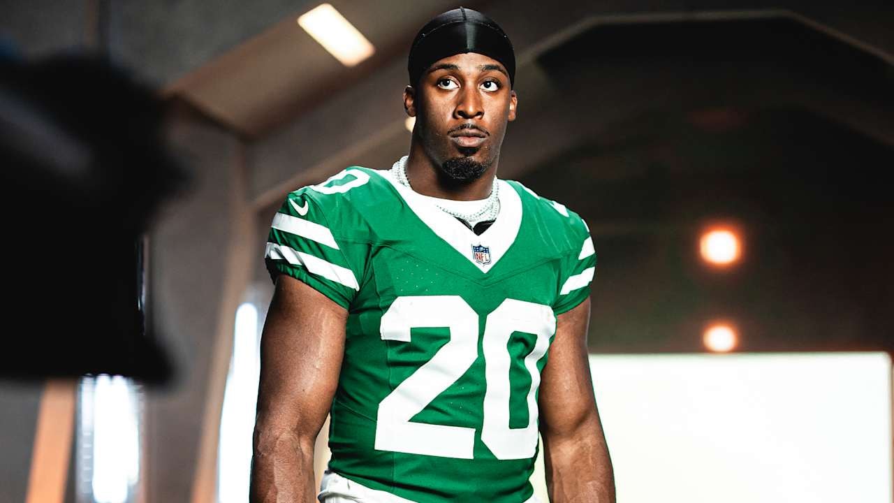 Breece Hall leans into “positive jealousy” as Jets open 2026 with a bigger mindset