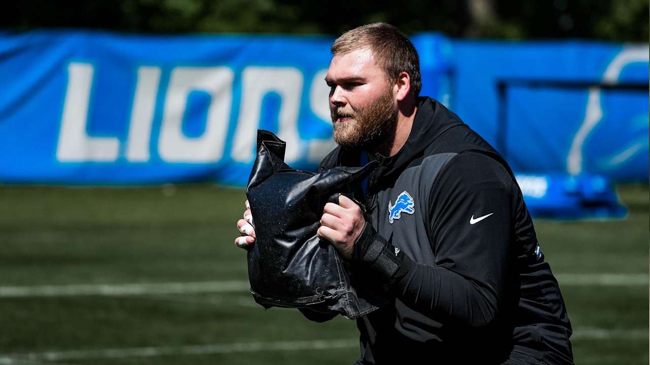 Cade Mays builds chemistry with Jared Goff as Lions’ rebuilt line takes shape