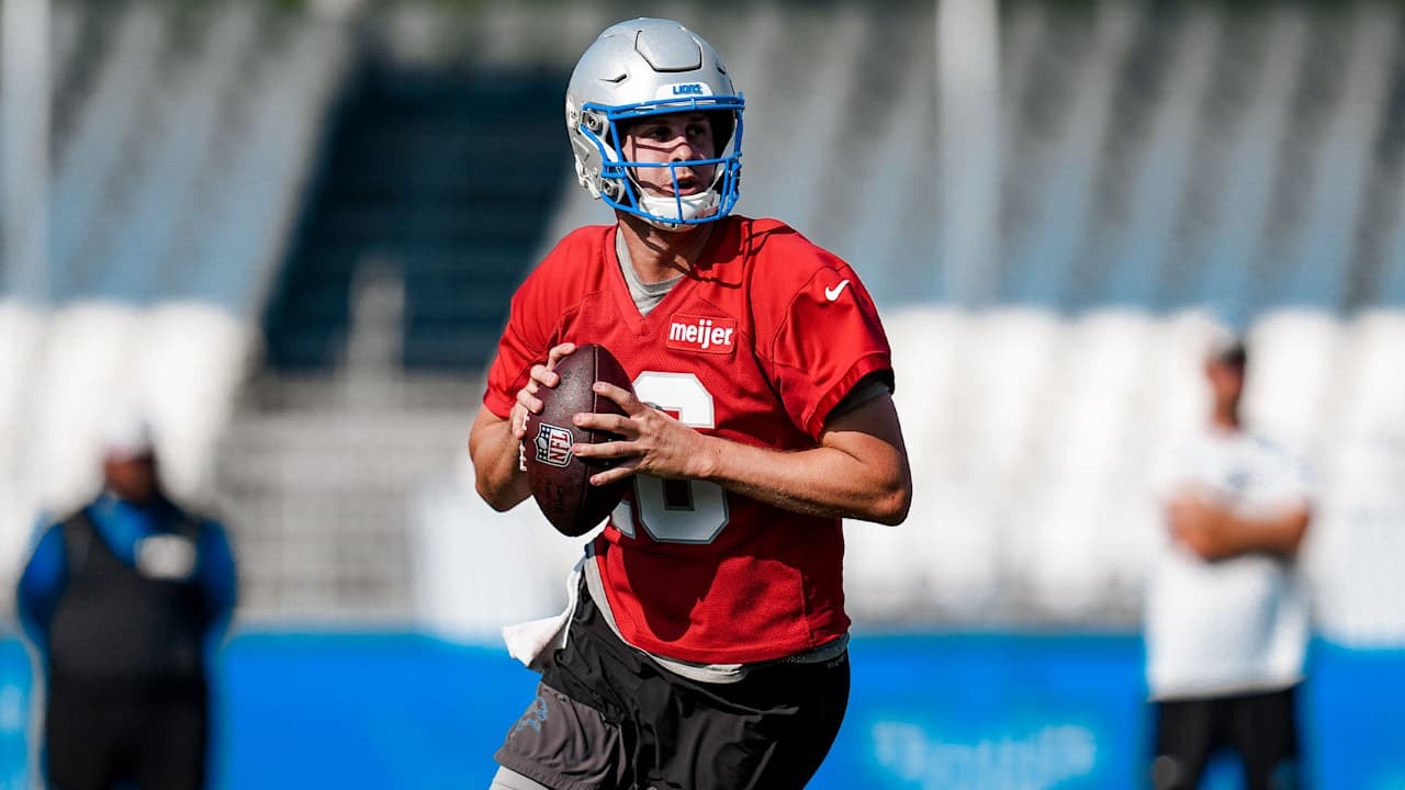 Lions training camp notebook: Jahmyr Gibbs returns to practice amid key reps after extension