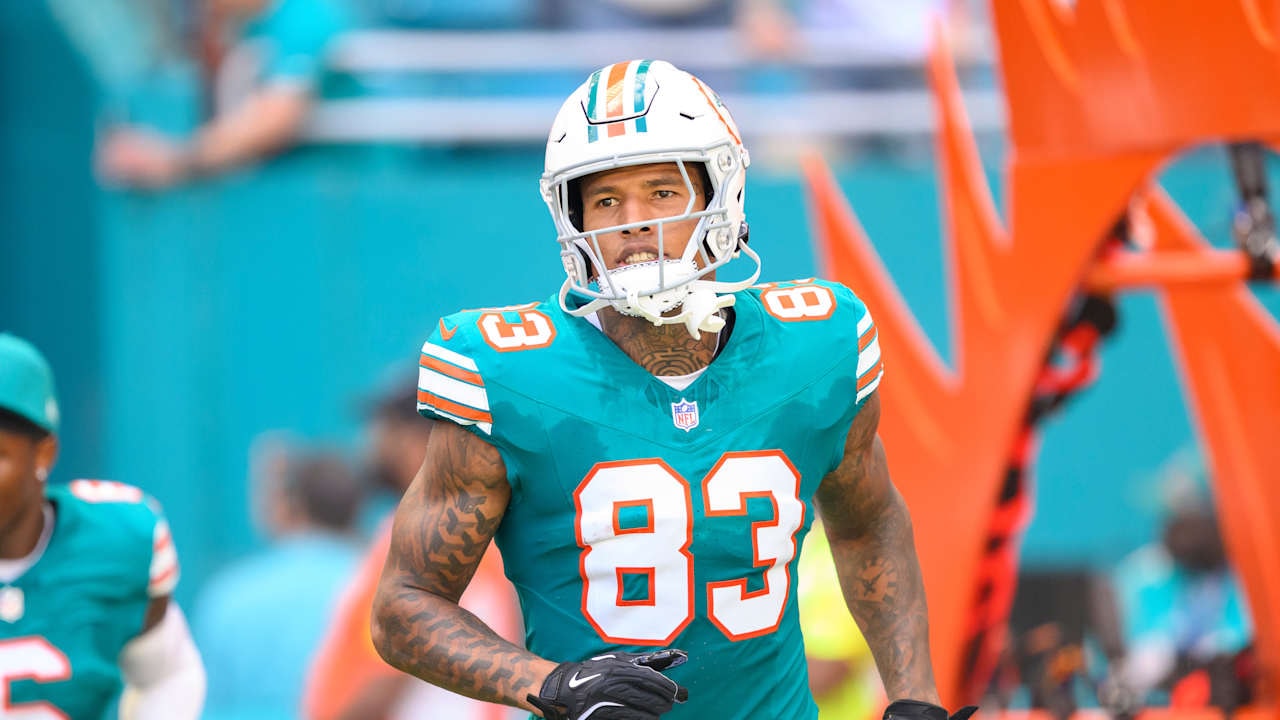 Reports: Panthers to sign veteran tight end Darren Waller to bolster passing attack