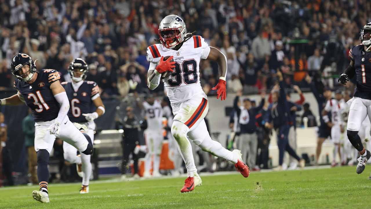 Stevenson’s career day lifts Patriots in Week 7 vs. Bears