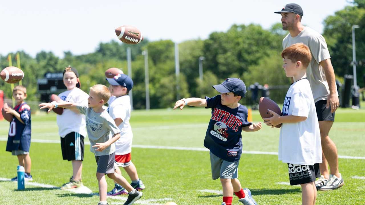 Patriots Alumni Stage Youth Football Clinic for Kids and Their Parents