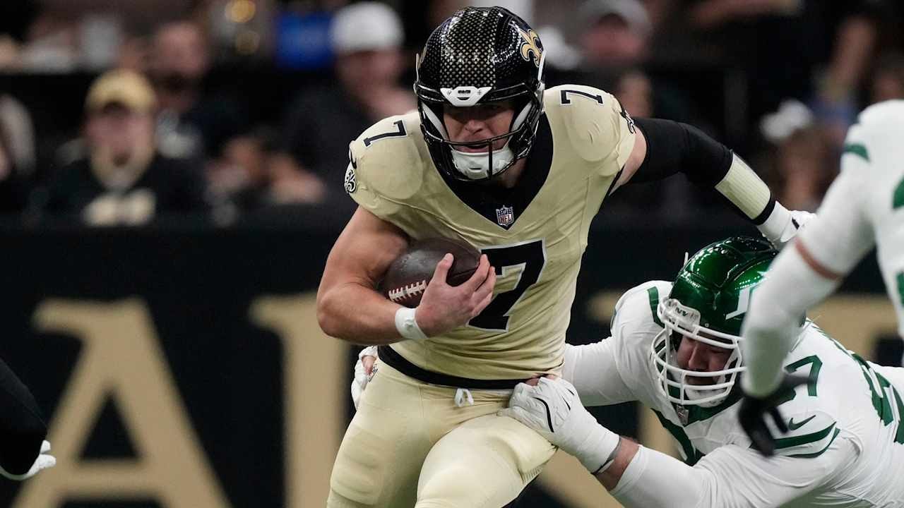 Kellen Moore: “There’s just one Taysom,” as Saints revisit what made Hill impossible to replace