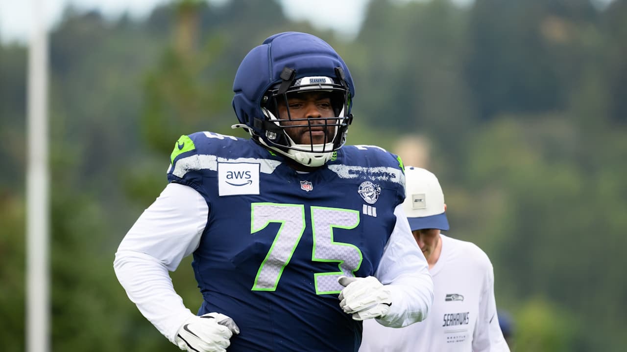 Seahawks guard Anthony Bradford designated for return to practice, indicating next step off injured reserve