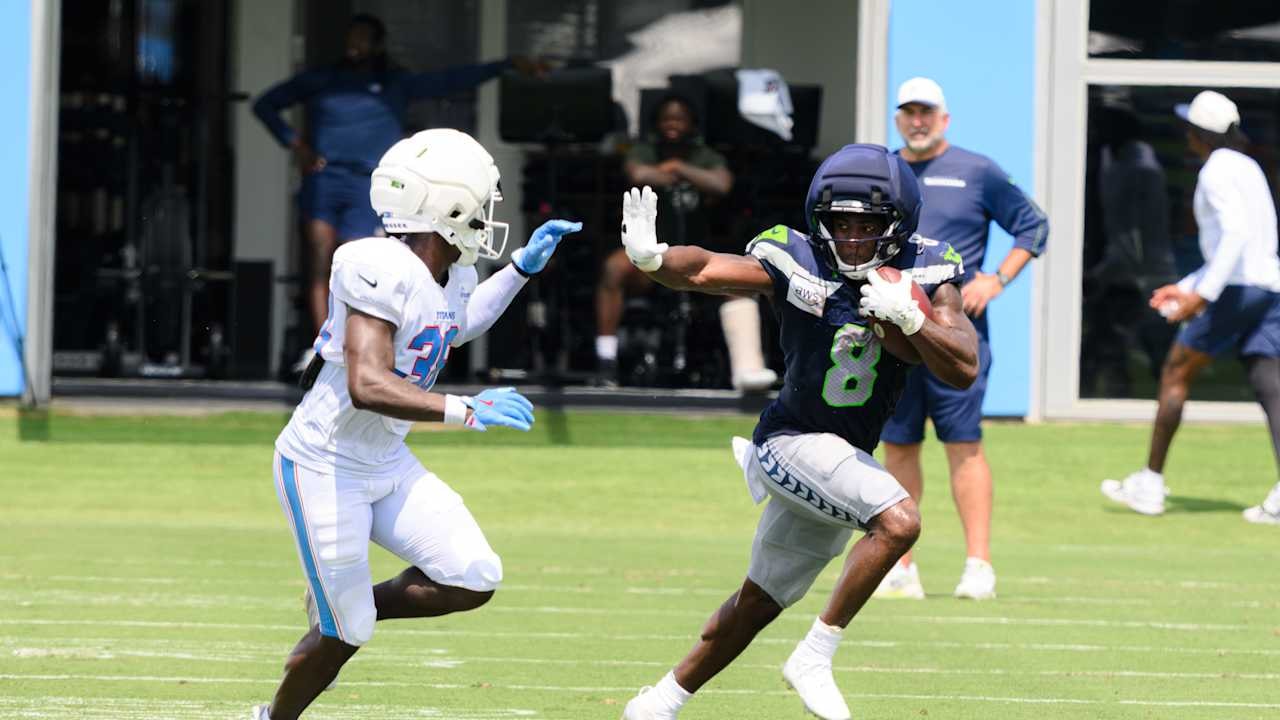Seahawks’ Jadarian Price earns praise as Ty Okada makes a standout play during joint practice with Titans
