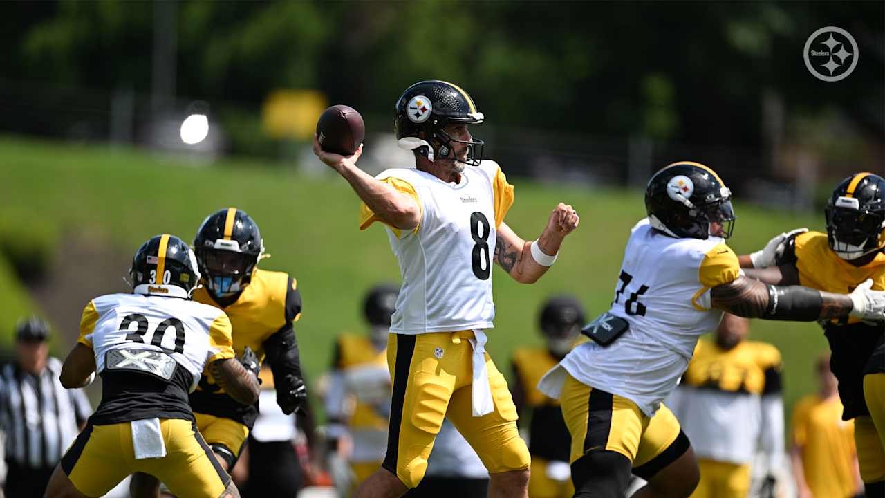 Steelers coach Mike McCarthy sets the tone after day off, seeking the right balance in pads