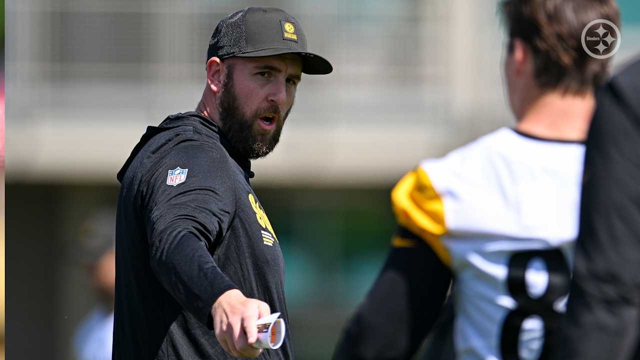 Steelers’ Robert Kugler: Tight ends coach focuses on fundamentals, film detail, and in-the-moment teaching