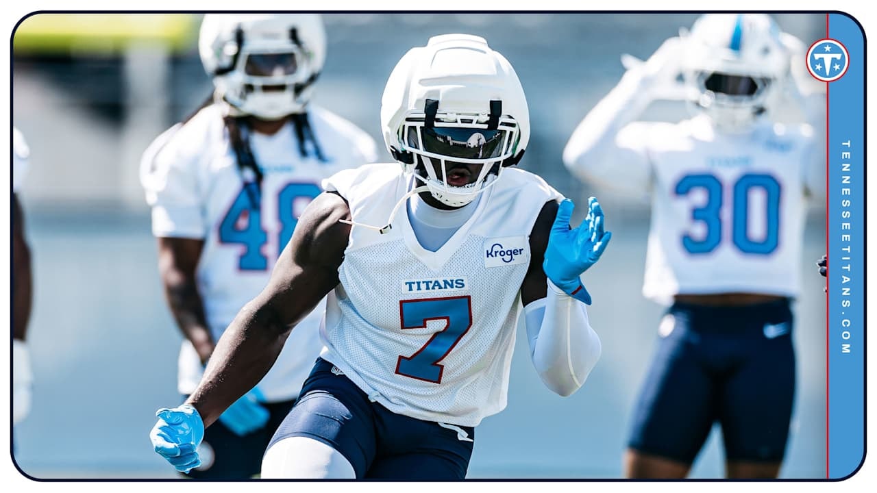 Titans coach Robert Saleh backs defensive end Femi Oladejo’s development as he looks to earn his role