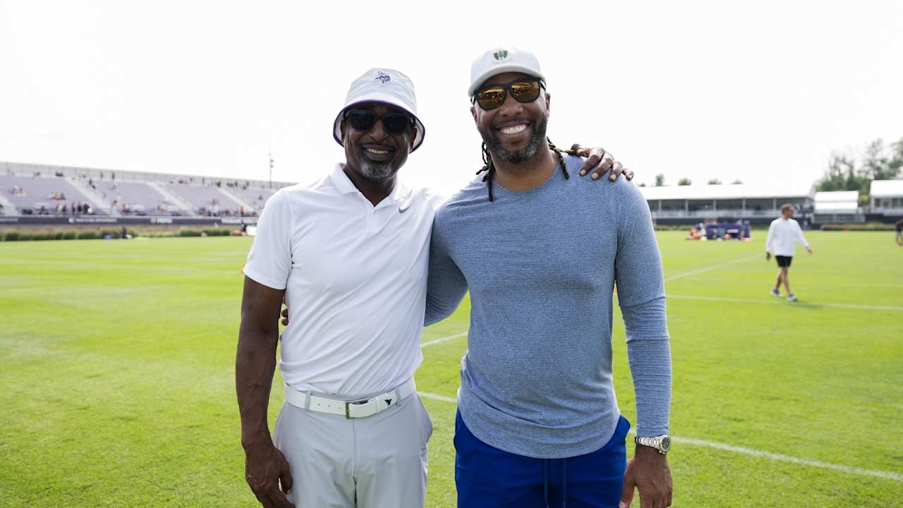 Larry Fitzgerald and Cris Carter trade memories of the Vikings’ earliest footprint, from ball boy to Hall of Fame