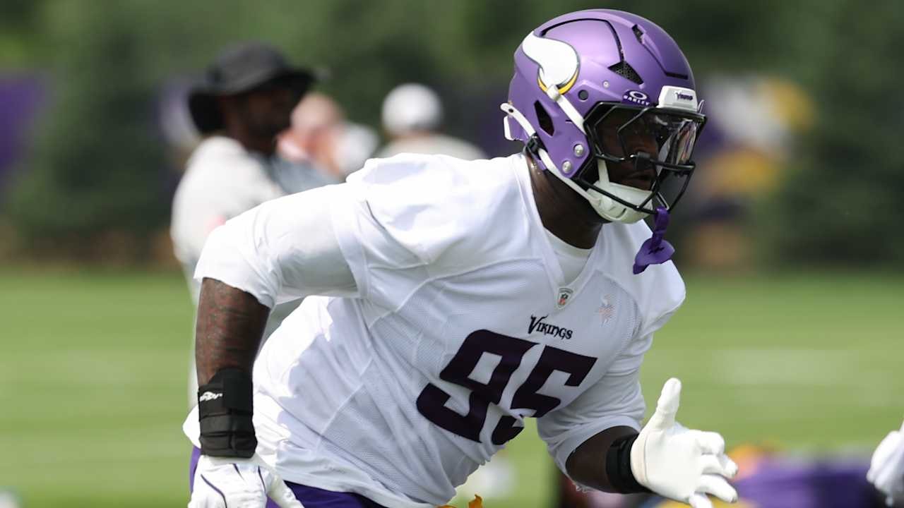 Vikings Training Camp Focus Shifts to 1st-Round Pick Caleb Banks as He Joins Defensive Newcomers